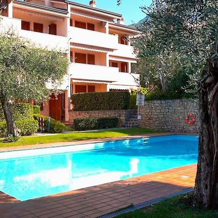 Giuly Beth'S House Apartment Brenzone sul Garda Luaran gambar