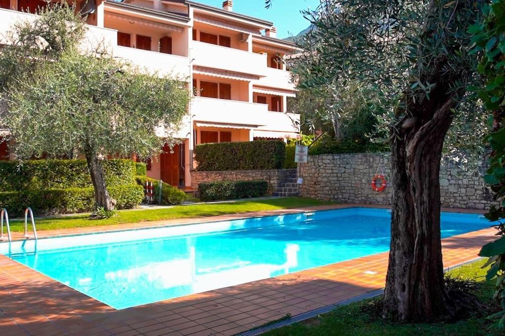 Giuly Beth'S House Apartment Brenzone sul Garda Luaran gambar